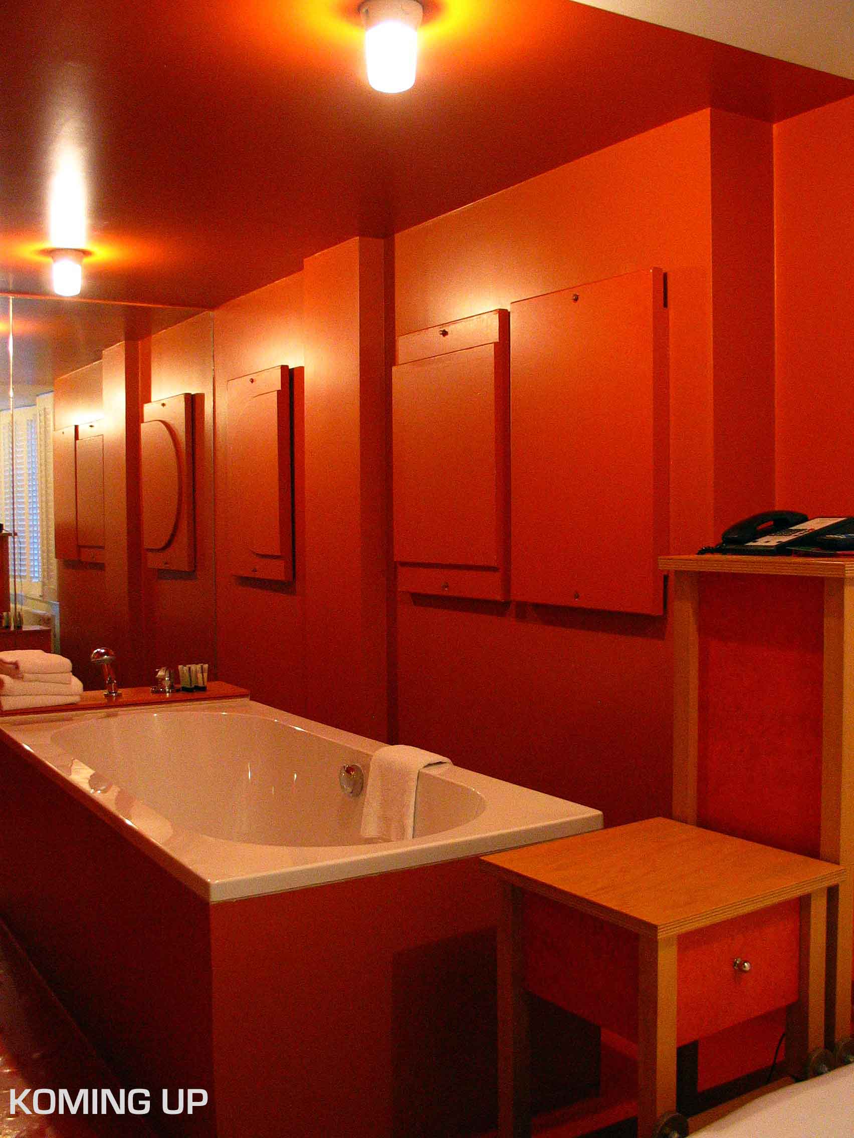 Amsterdam LLOYD HOTEL Chambre orange