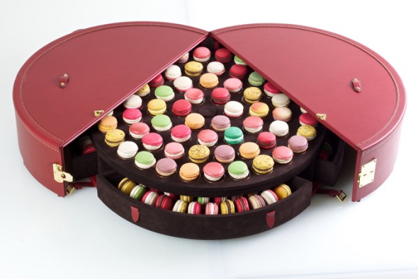 Malle Macaron by MOYNAT. Pierre HERME. 2013 © David Atlan