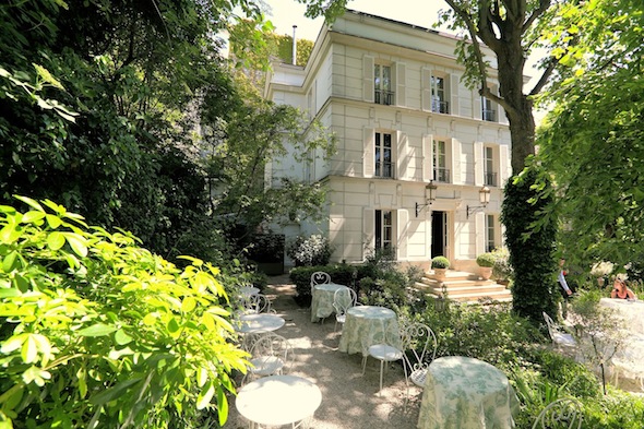 Hôtel-Particulier-Montmartre-Facade-Exterieure by suite privee