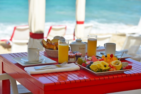 Hotel Taïwana Saint Barthélémy Caraïbes Breakfast by KomingUP blog dernieres tendances du voyage