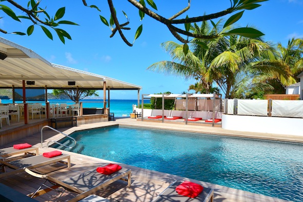 Hotel Taïwana Saint Barthélémy Caraïbes piscine by KomingUP blog dernieres tendances du voyage