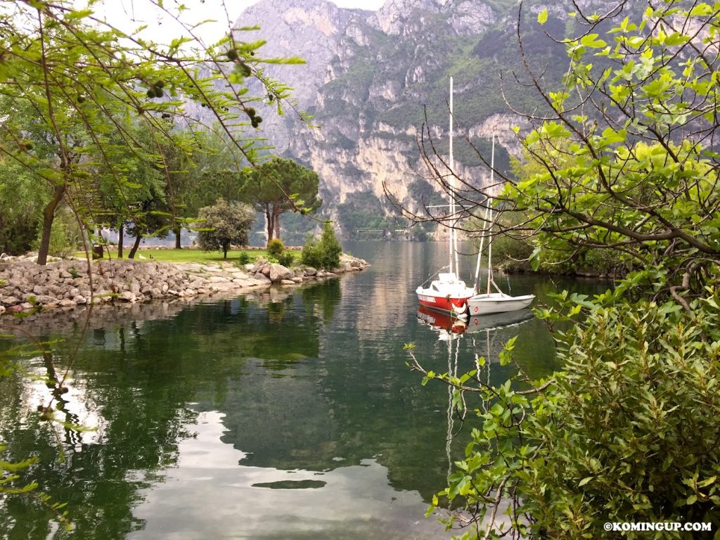 Carnet de voyage d'une parisienne en Italie du nord lac de garde voilier