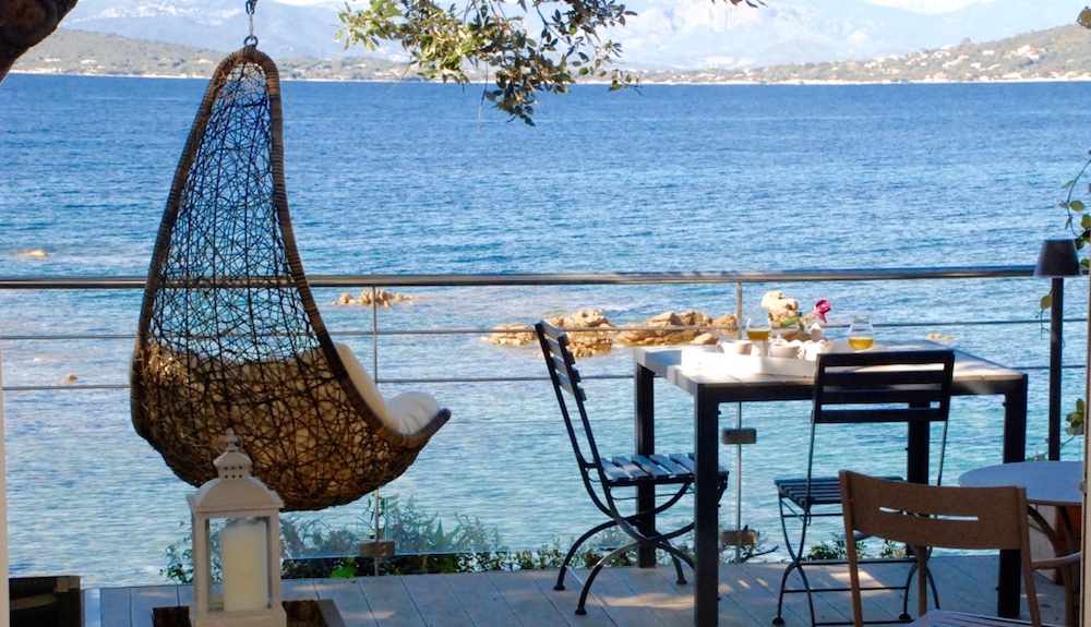 Cala-Verghia-maison-hôtes-de-luxe-ajaccio-corse-terrasse-suite