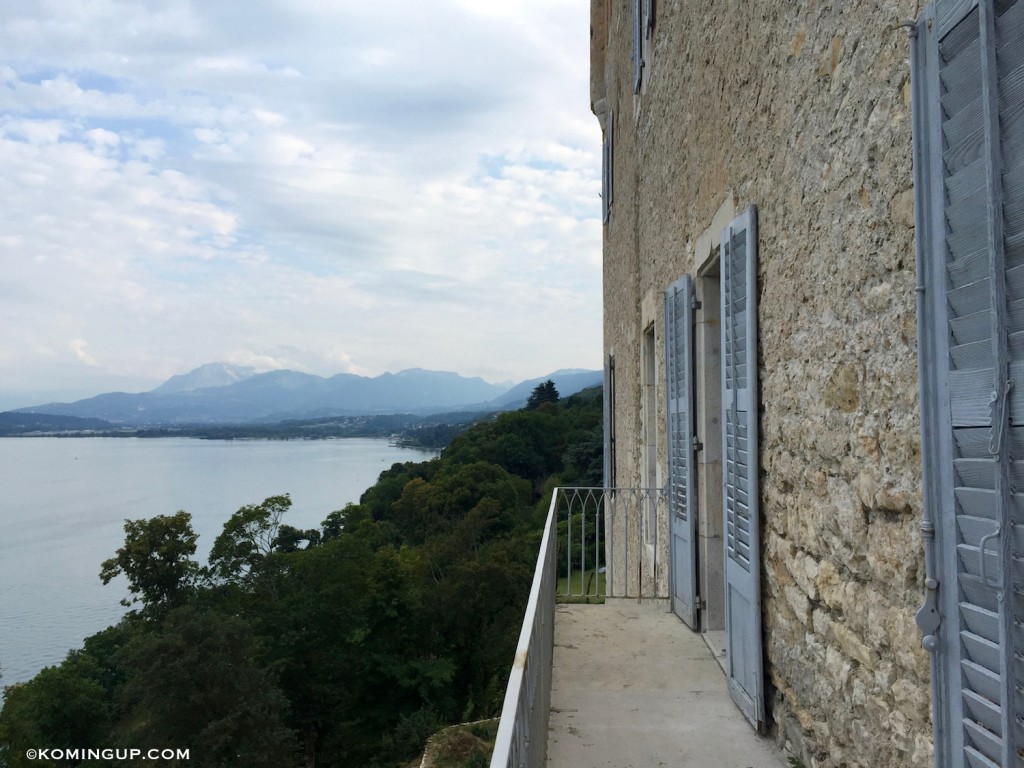 Château-de-bourdeau-boutique-hotel-de-luxe-bourget-du-lac-balcon-restaurant