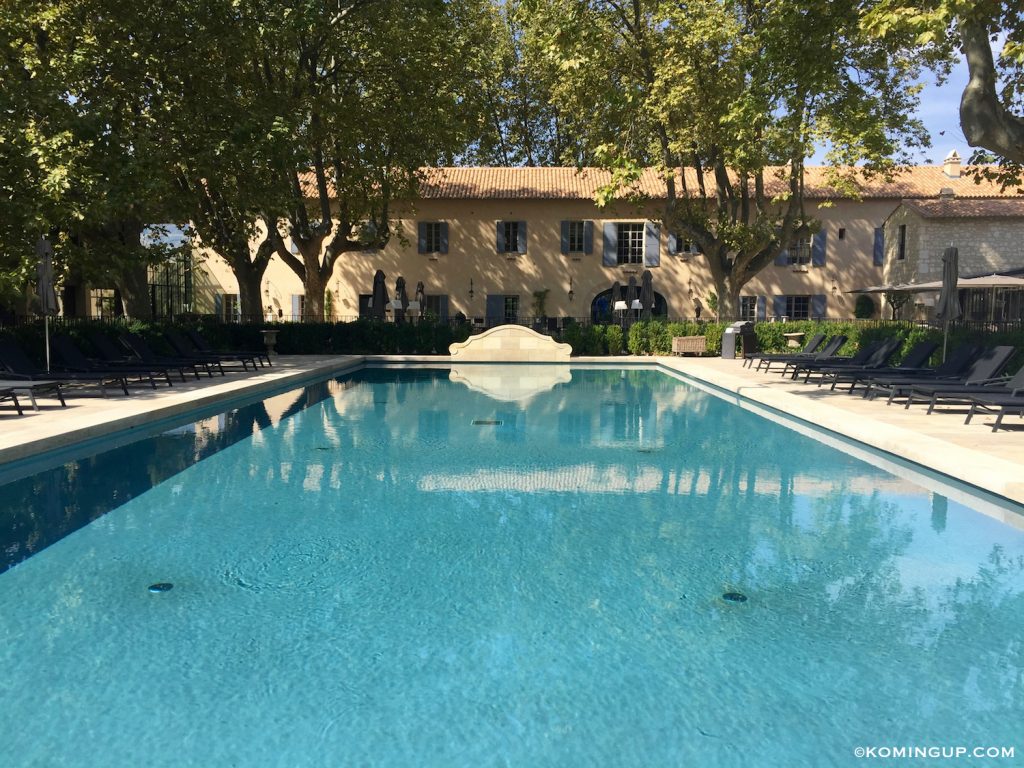 le-domaine-de-manville-hotel-cinq-etoiles-les-baux-de-provence-piscine-exterieure-2