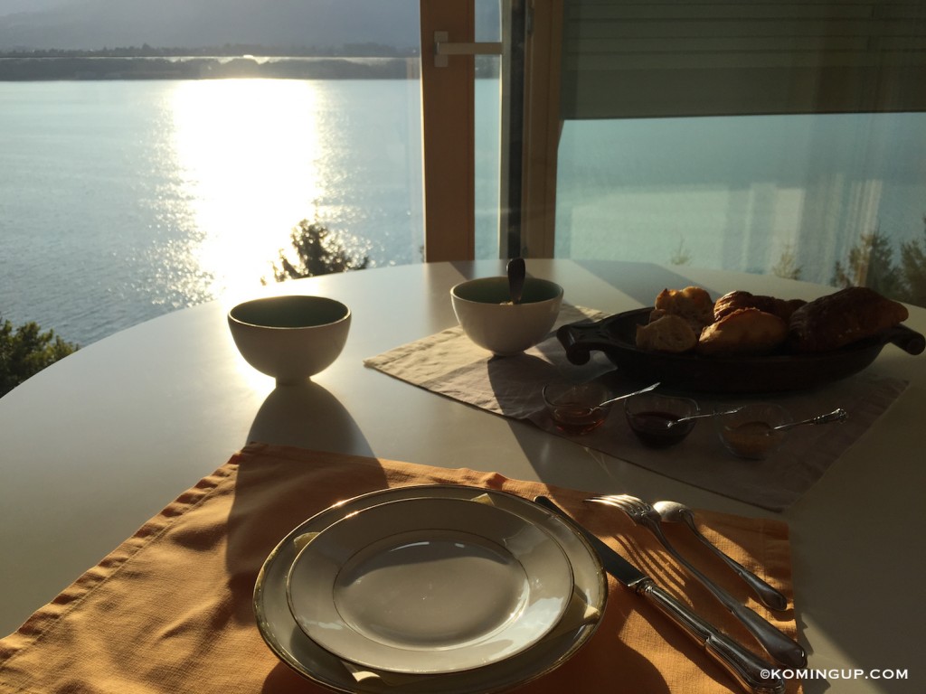 Maison-hôtes-de-luxe-bourget-du-lac-petit-dejeuner-vue-panoramique-lac-du-bourget