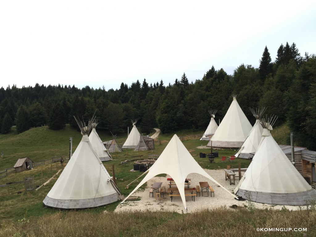 Revard-aix-les-bains-village-tipi