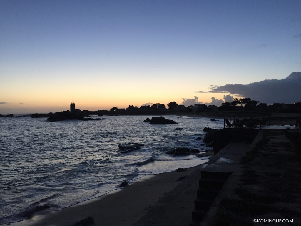 hotel-de-la-mer-brignogan-plage-cote-des-legendes-finistere-nord-bretagne-coucher-de-soleil