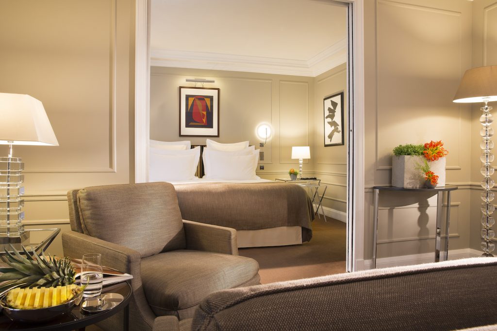 burgundy-hotel-5-place-vendome-paris-chambre-302-junior-suite
